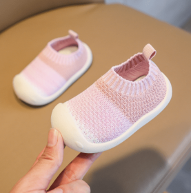 Girls' New Soft Sole Knitted Breathable Flyknit Shoes (Option: FZC Pink-23)
